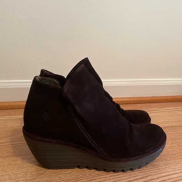 Women's Suede Ankle Boots - Brown - Picture 3 of 6
